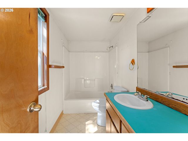 35255 S SUMMIT Ln, Molalla, OR 97038