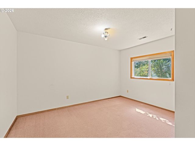 35255 S SUMMIT Ln, Molalla, OR 97038