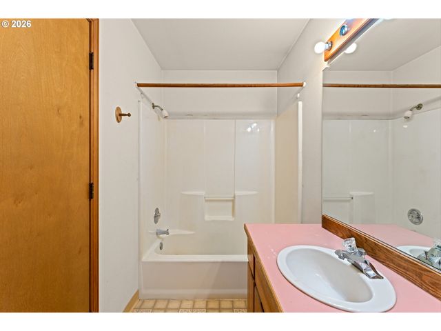 35255 S SUMMIT Ln, Molalla, OR 97038