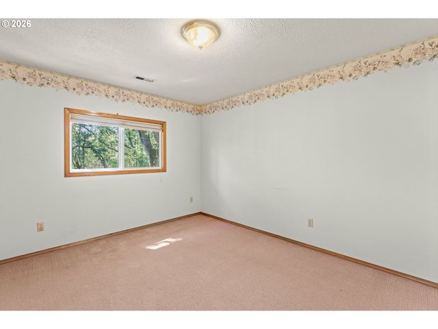 35255 S SUMMIT Ln, Molalla, OR 97038