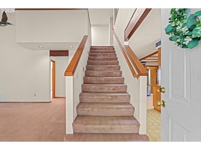 35255 S SUMMIT Ln, Molalla, OR 97038