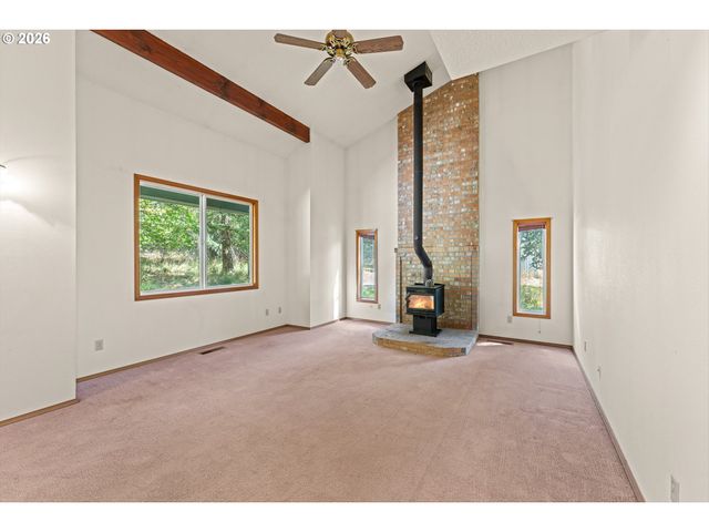 35255 S SUMMIT Ln, Molalla, OR 97038