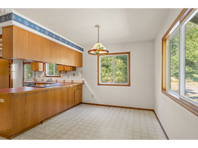 35255 S SUMMIT Ln, Molalla, OR 97038