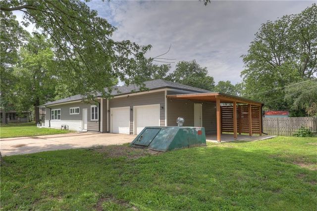 702 W Kansas Street, Pittsburg, KS 66762