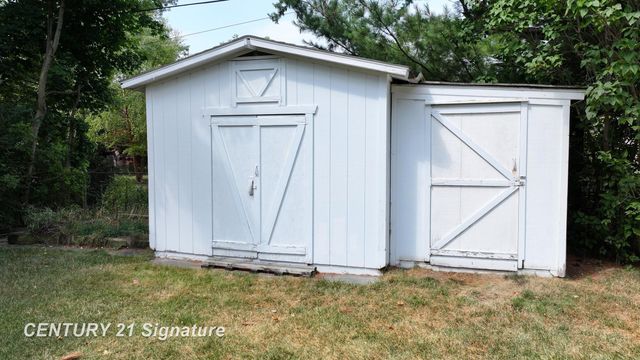 4350 Captains Lane, Flint, MI 48507