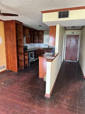 427 N Dallas Street, Palmer, TX 75152