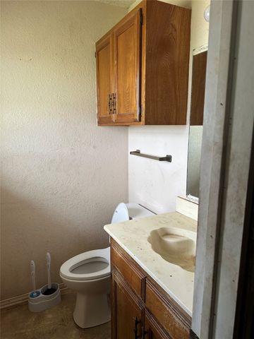 427 N Dallas Street, Palmer, TX 75152