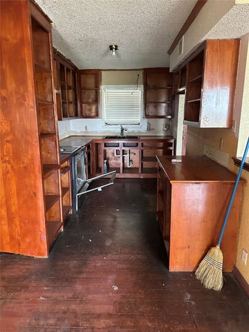 427 N Dallas Street, Palmer, TX 75152
