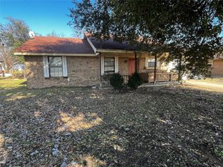 427 N Dallas Street, Palmer, TX 75152
