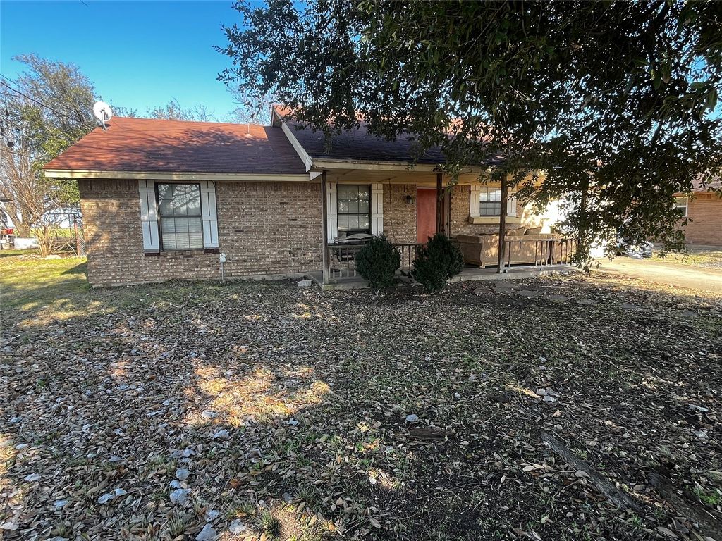 427 N Dallas Street, Palmer, TX 75152