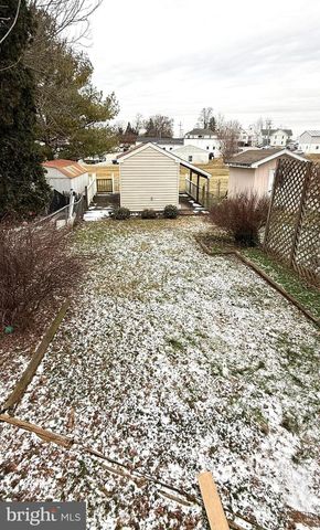 4 OXWOOD CIR, New Oxford, PA 17350