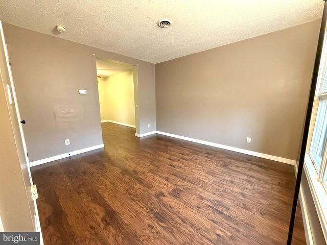 4 OXWOOD CIR, New Oxford, PA 17350