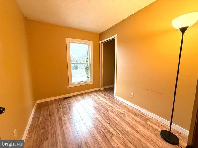 4 OXWOOD CIR, New Oxford, PA 17350