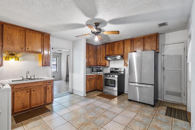 3311 Bengston ST, Austin, TX 78702
