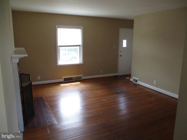 719 CHESTNUT ST, Hagerstown, MD 21740