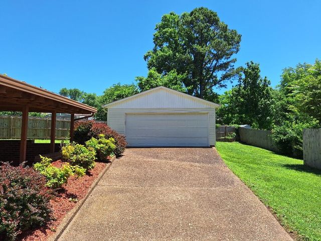 735 Dutchmans Ct, Hermitage, TN 37076