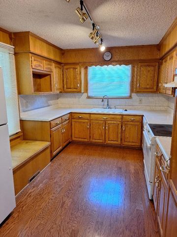 735 Dutchmans Ct, Hermitage, TN 37076
