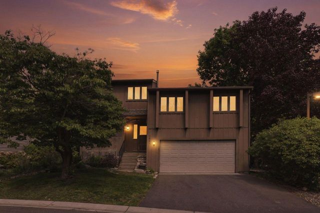 1541 S Bavarian Pass, Fridley, MN 55432