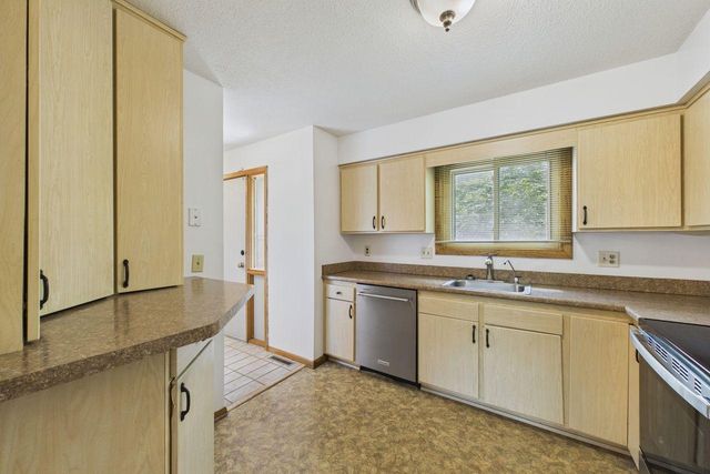 1541 S Bavarian Pass, Fridley, MN 55432