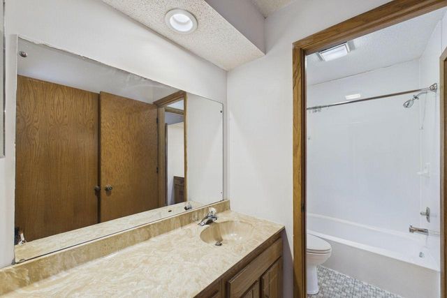 1541 S Bavarian Pass, Fridley, MN 55432