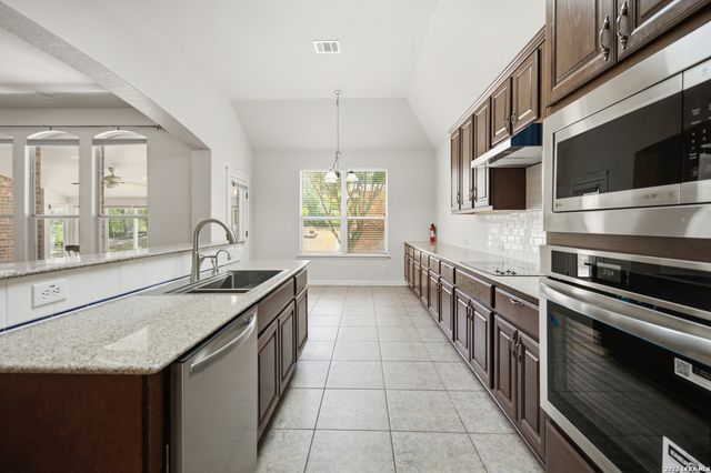 711 Spacious Sky, San Antonio, TX 78260