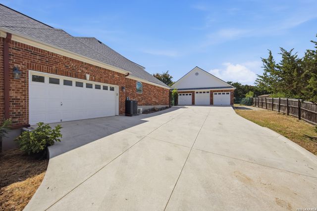 711 Spacious Sky, San Antonio, TX 78260