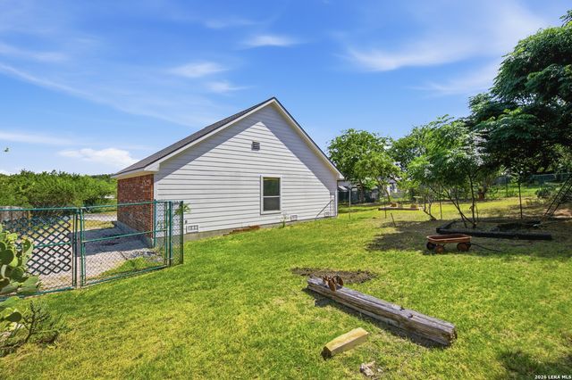 711 Spacious Sky, San Antonio, TX 78260