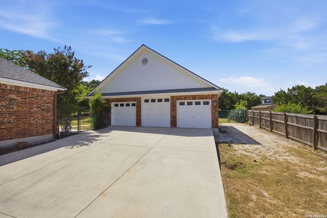 711 Spacious Sky, San Antonio, TX 78260