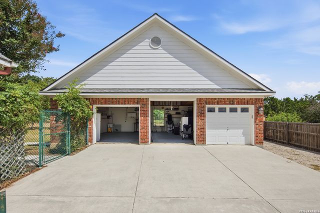 711 Spacious Sky, San Antonio, TX 78260