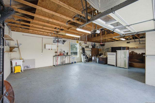 711 Spacious Sky, San Antonio, TX 78260