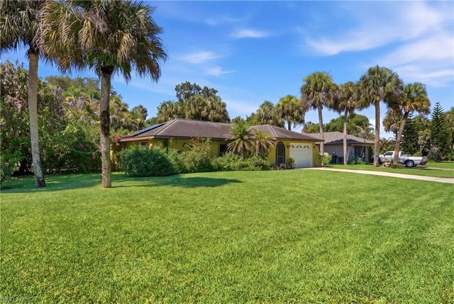 2604 E 6th ST, Lehigh Acres, FL 33936
