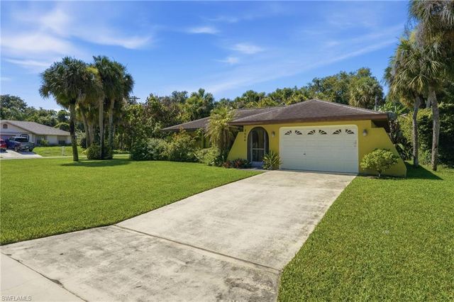 2604 E 6th ST, Lehigh Acres, FL 33936