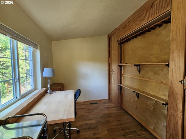307 12TH St, Port Orford, OR 97465