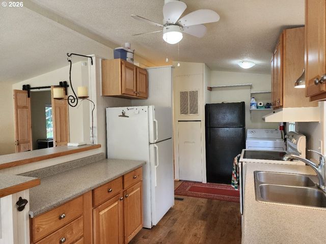 307 12TH St, Port Orford, OR 97465
