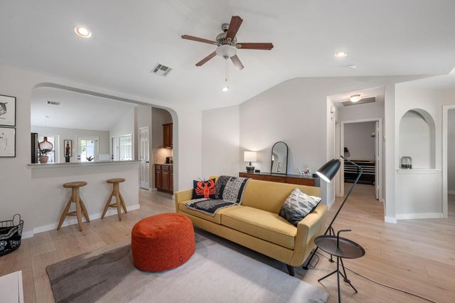 803 Brazos Bend DR, Cedar Park, TX 78613