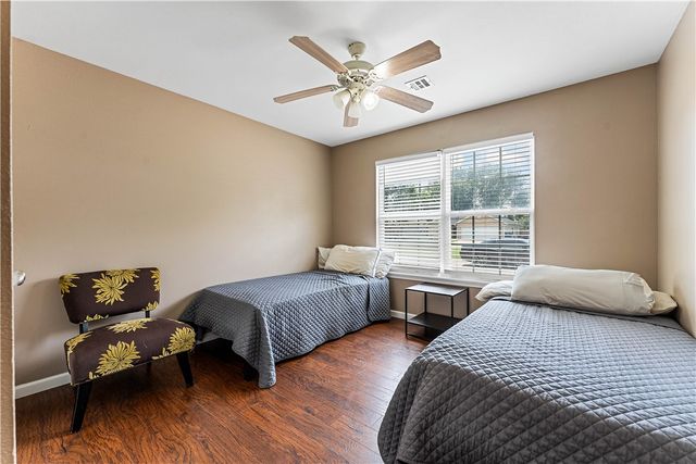 817 SE E Court, Bentonville, AR 72712