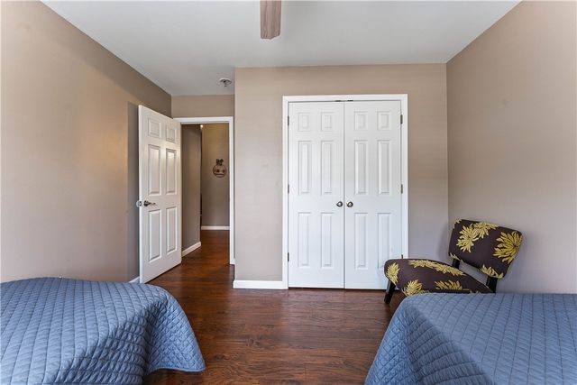 817 SE E Court, Bentonville, AR 72712