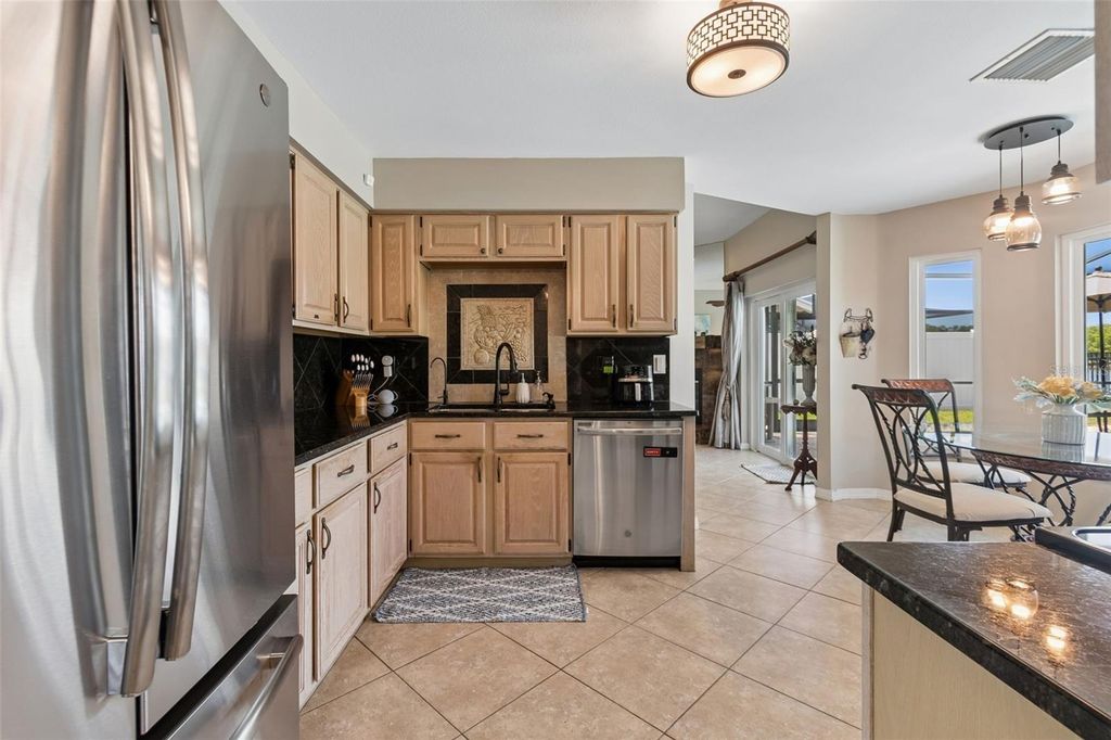 Image 16 of property listing at 11415 WHISPERING HOLLOW, Tampa, FL 33635