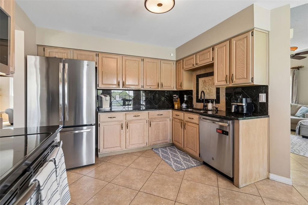 Image 18 of property listing at 11415 WHISPERING HOLLOW, Tampa, FL 33635