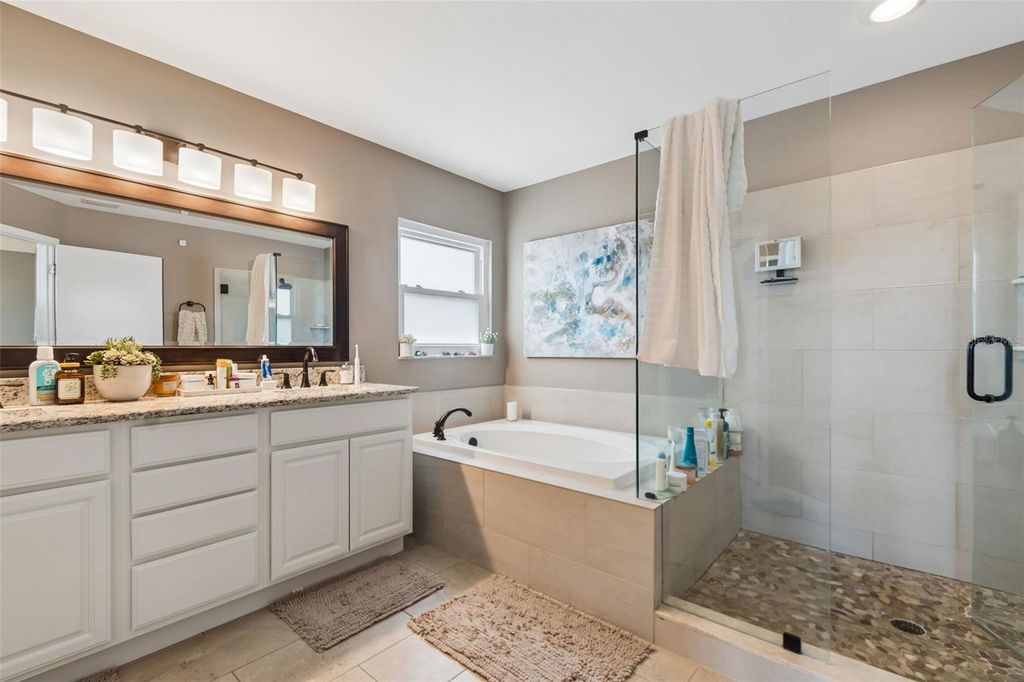 Image 31 of property listing at 11415 WHISPERING HOLLOW, Tampa, FL 33635