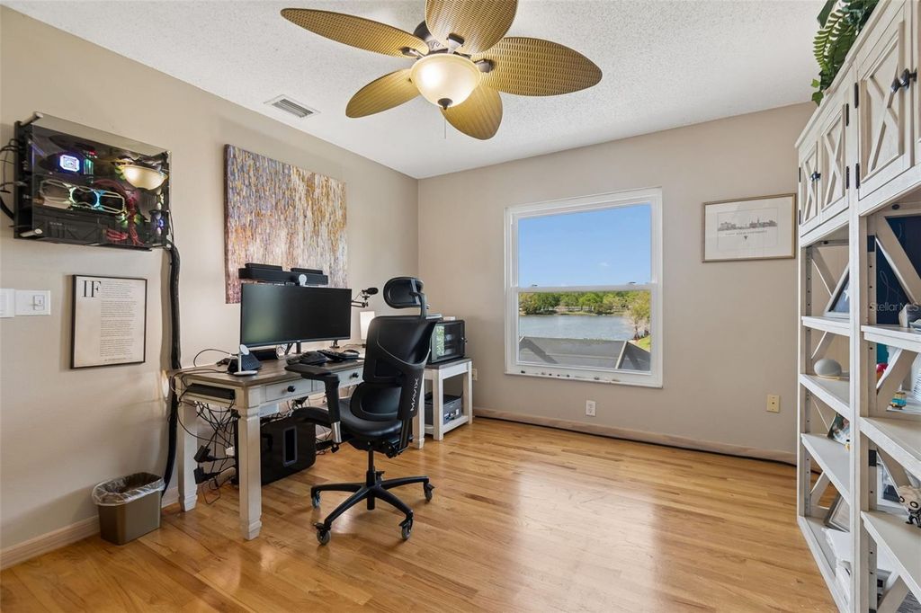 Image 35 of property listing at 11415 WHISPERING HOLLOW, Tampa, FL 33635