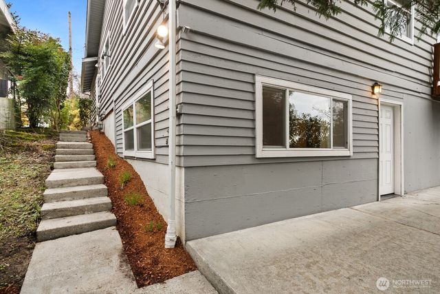 3960 SW Austin Street, Seattle, WA 98136