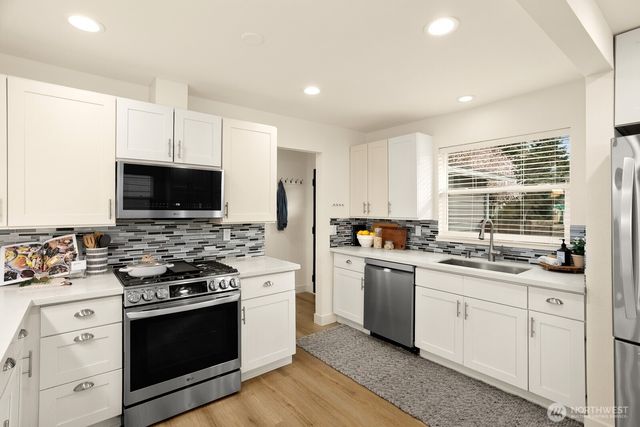 3960 SW Austin Street, Seattle, WA 98136