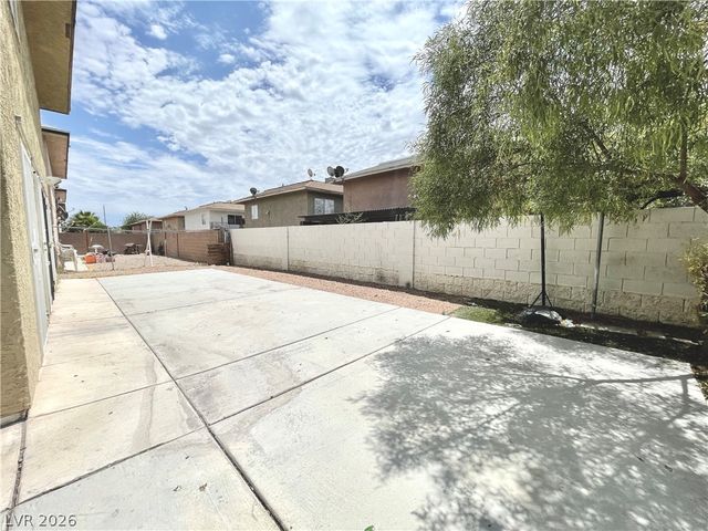 3427 East Cheyenne Avenue A, North Las Vegas, NV 89030