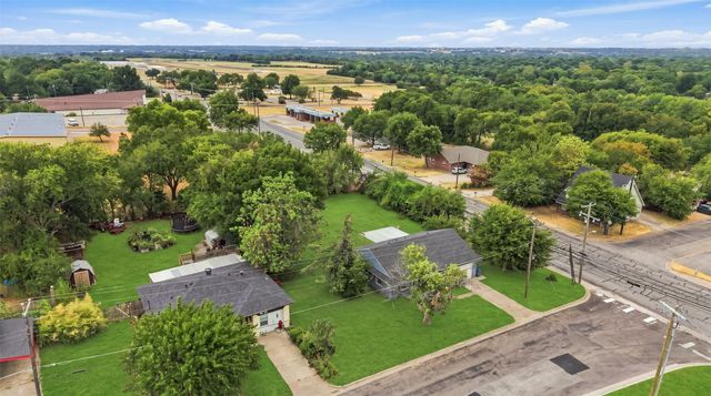 1804 E Wells Avenue, Sherman, TX 75090