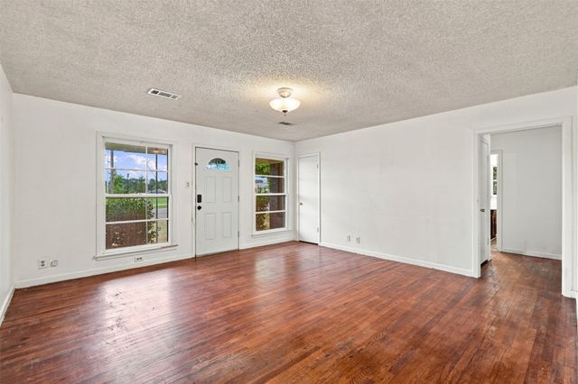 1804 E Wells Avenue, Sherman, TX 75090