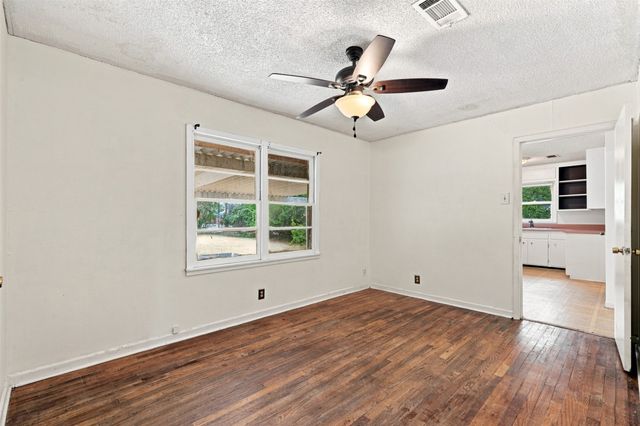 1804 E Wells Avenue, Sherman, TX 75090