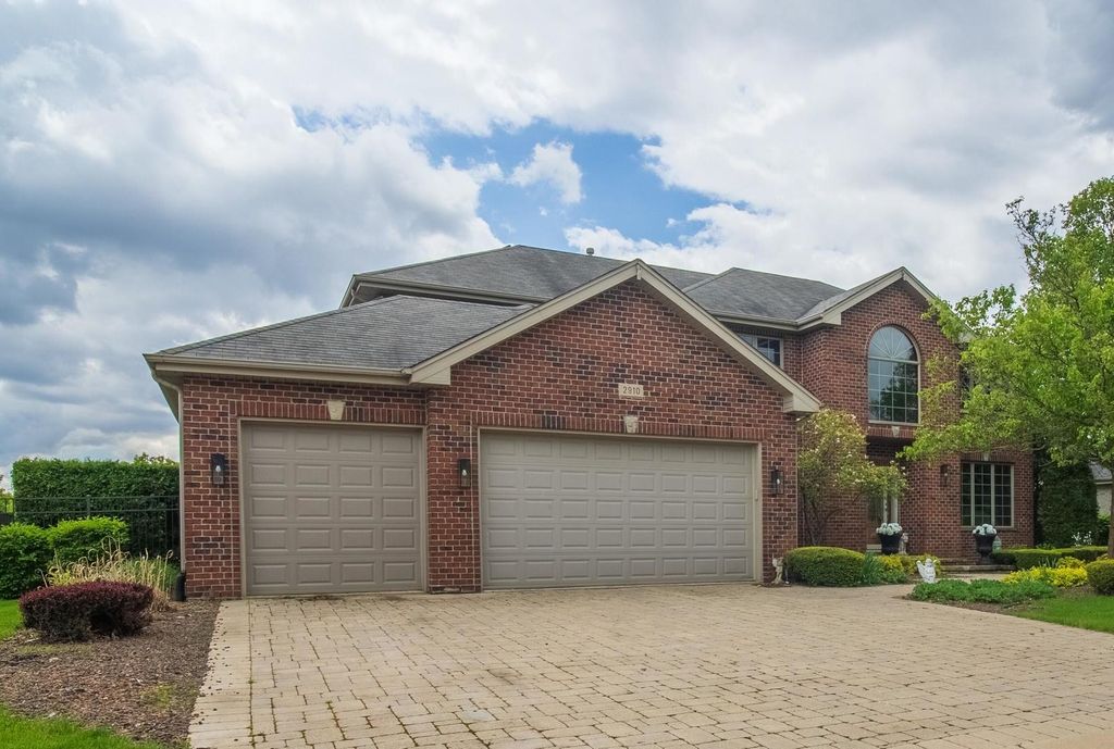 Image 2 of property listing at 2910 Ryan Drive, New Lenox, IL 60451