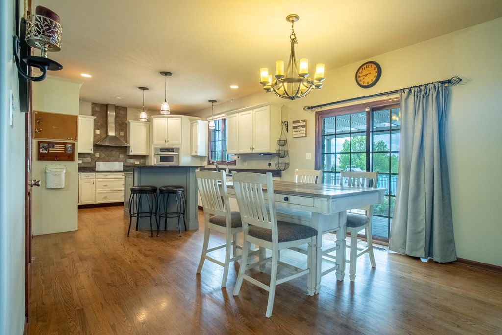 Image 21 of property listing at 2910 Ryan Drive, New Lenox, IL 60451
