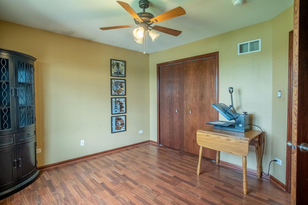 Image 34 of property listing at 2910 Ryan Drive, New Lenox, IL 60451